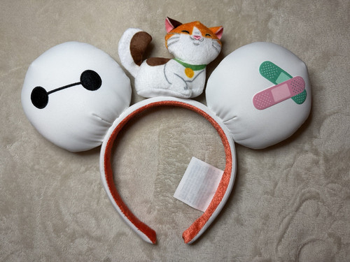 Disney baymax mochi - baymax, cat